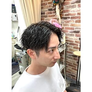 センターパート+ツイストパーマ