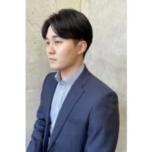 センターパート　ビジネススタイル　刈り上げ　代官山　中目黒