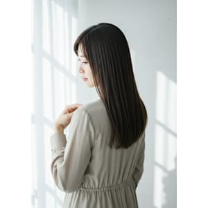 髪質改善ニュアンスカラーツヤ髪スタイルセンターパート