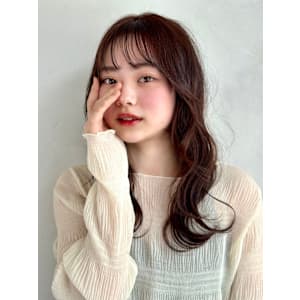 大人ナチュラルなセミロングスタイル