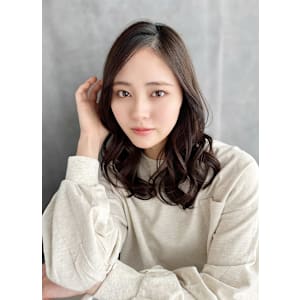 20代30代40代　黒髪レイヤーロング