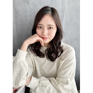 20代30代40代　黒髪レイヤーロング