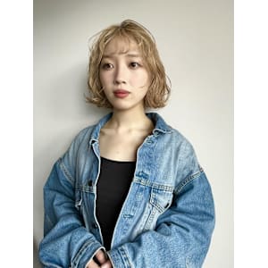 ハイトーンベージュ