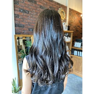 大人女性のグレージュカラーは水素カラーで◎