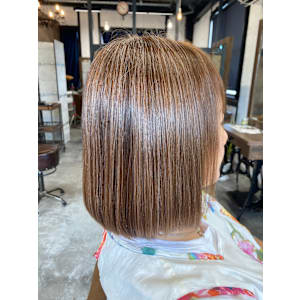 話題のトステアトリートメントカラーでエイジング対策も◎