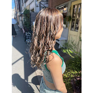 Yona Saint×スタイル