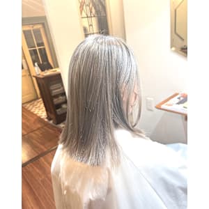 Yona Saint×スタイル