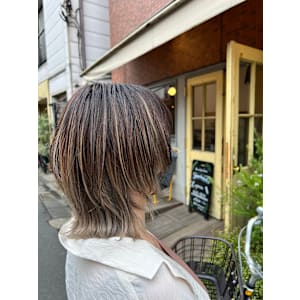 Yona Saint×スタイル