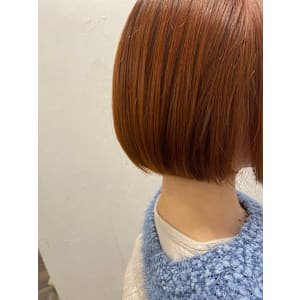 オレンジブラウン×コンパクトボブ