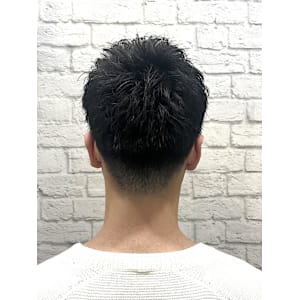 メンズ／ツーブロック／束感ショート／アップバング／刈り上げ