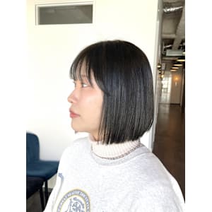 《kitin吉祥寺》オリーブグレー ストレートボブ