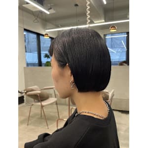 切りっぱなしボブ/ミニボブ/ミラーカラー/