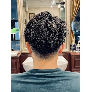 【40代男性】ロンドン七三ナチュラルパーマ（大宮/バーバー）