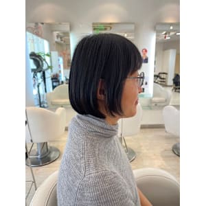 バッサリボブスタイル