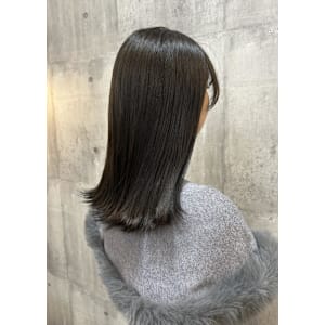 オリーブグレージュ/ミディアムスタイル【ARCH Emi】