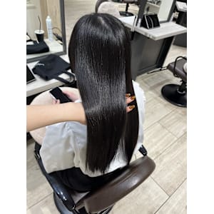 Mako / 暗髪 髪質改善 艶髪 縮毛矯正 ストレート