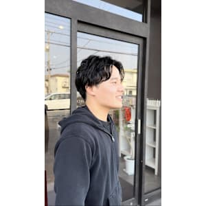 毛流れを作る パーマスタイル