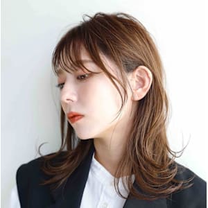 耳掛けレイヤー外ハネミディ