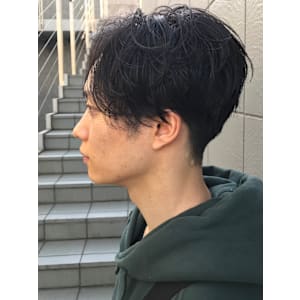 大人男性◎ツーブロックセンターパートスタイル