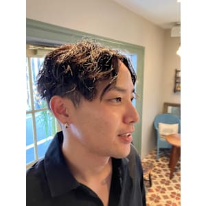 hair salon カミナ×スタイル