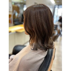 ミディアム×くびれヘア