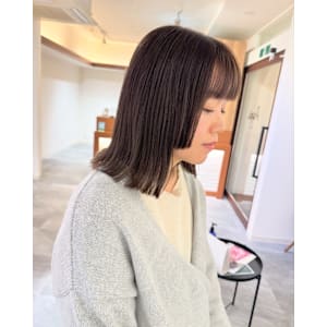 切りっぱなし暗めグレージュ