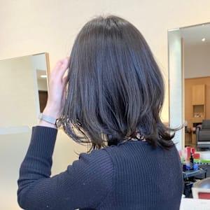 ≪柔らかい女性らしさ♪≫くびれヘアミディアム×ツヤオリーブ