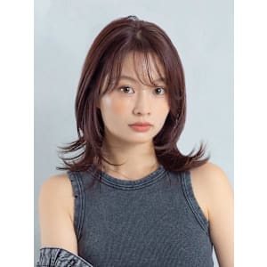 外ハネミディアムヘア