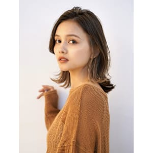 20代30代40代/くびれ外ハネミディ/イヤリングカラー