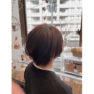 ショートボブ×アッシュベージュ