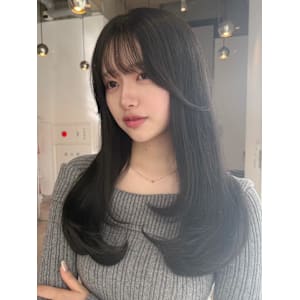 シースルーバング　ストレート　韓国ヘア　ナチュラルブラウン