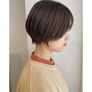 マロンベージュ×ショートボブ