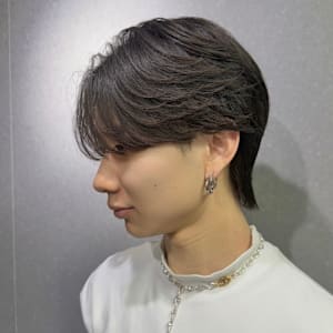 センターパート×フェザーパーマ