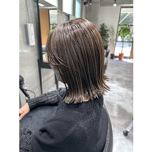 アッシュベージュ×外ハネボブ