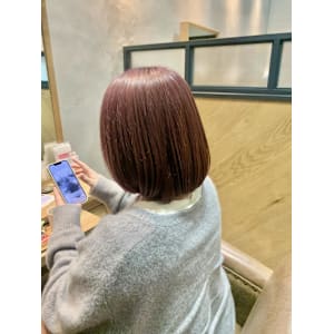 ブリーチで透明感たっぷりピンクベージュ