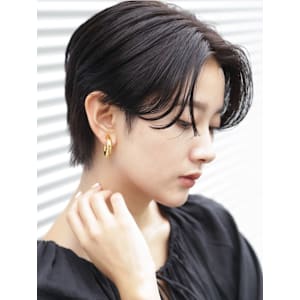 センターパート　ハンサムショート