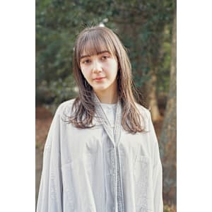 レイヤーカット　フェイスレイヤー　ベージュカラー