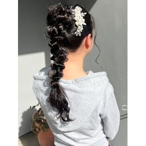 編み下ろし　ポニーテール　結婚式　お呼ばれ　アップスタイル