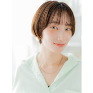 小顔ショートカットレイヤーヘルシースタイル　フェザーショート