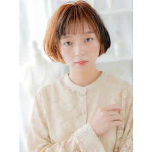 ダブルカラーハイライトフレンチカジュアル　刈上げボブ