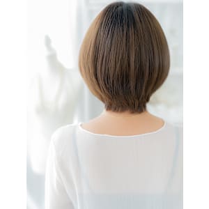 黒髪アースカラーナチュラル丸みマッシュボブ　マロンベージュ