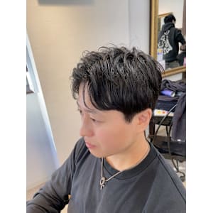 メンズ/縮毛矯正/パーマ/カット/センターパート/眉カット