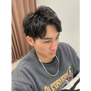 メンズダークアッシュマッシュセンターパートニュアンスパーマ