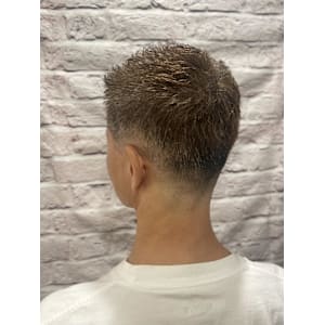 アッシュカラースパイキーショート