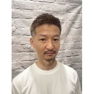 アッシュカラースパイキーショート