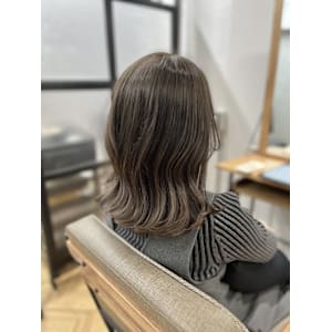 明るめアッシュベージュ