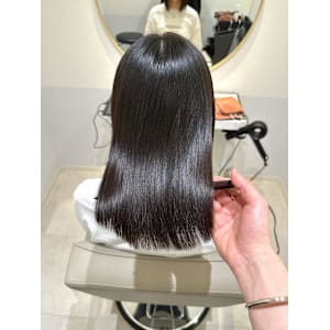 1年半ぶり縮毛矯正○山地