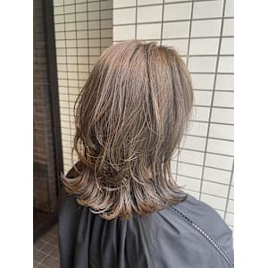 くびれミディアム☆ふわふわレイヤー