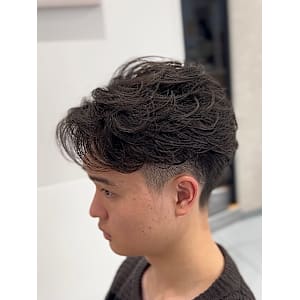 毛流れセンターパートニュアンスパーマセンター分け韓国ヘア横浜