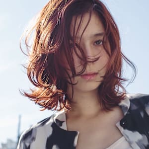 テラコッタ×くすみピンクくびれカール切りっぱなしボブ